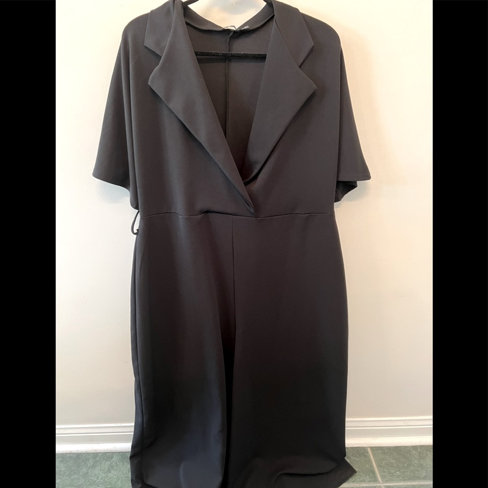 BOOHOO COLLARED JUMPSUIT - NEVER WORN